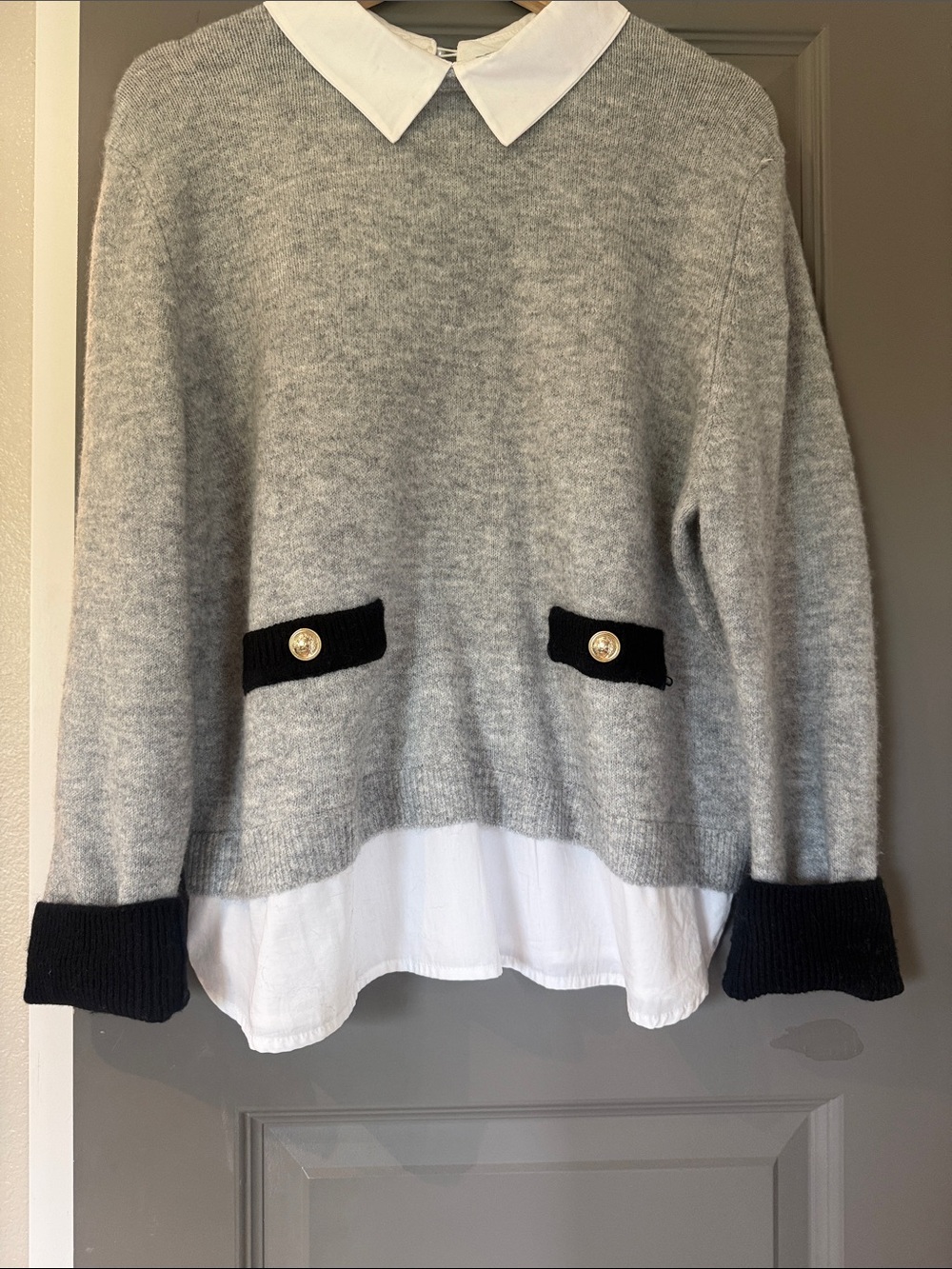 Gray Layered Pullover Sweater with Contrast Trim